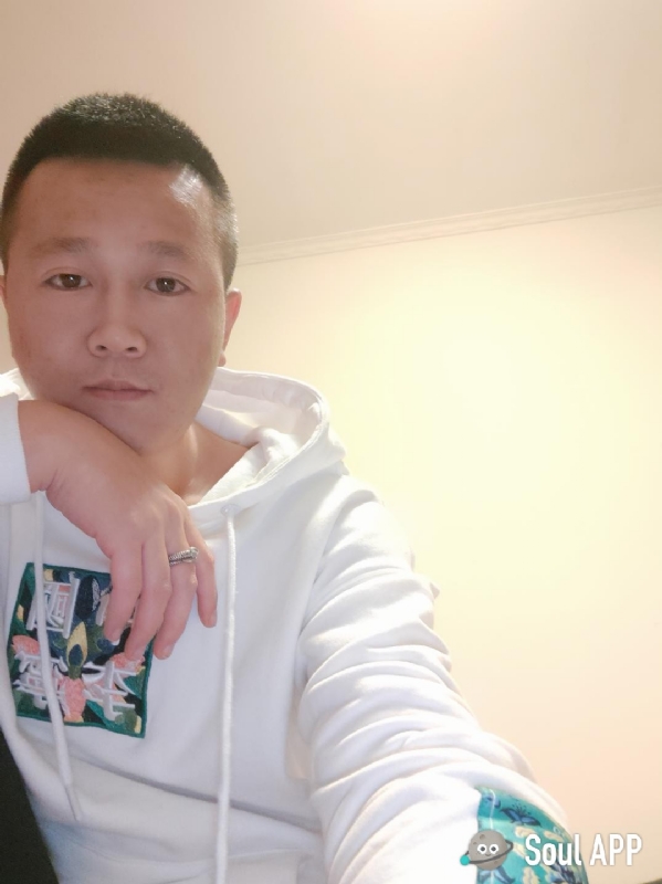 Away的第一张照片--德惠中老年相亲网